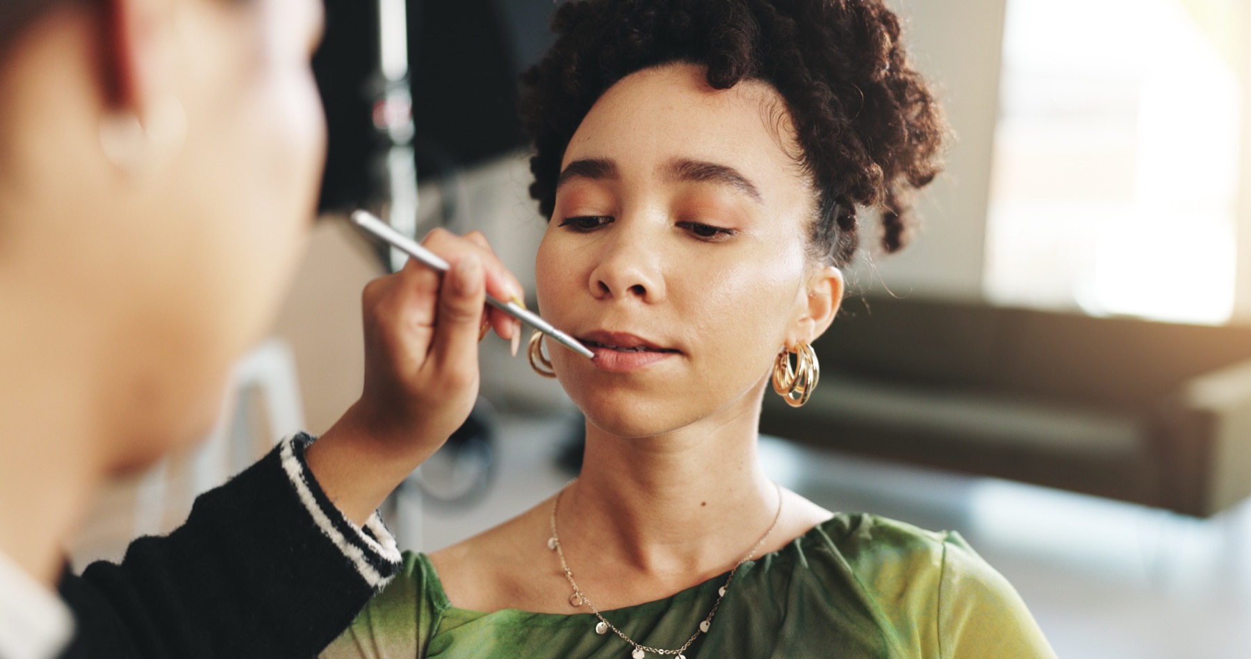 Precise lip colour application